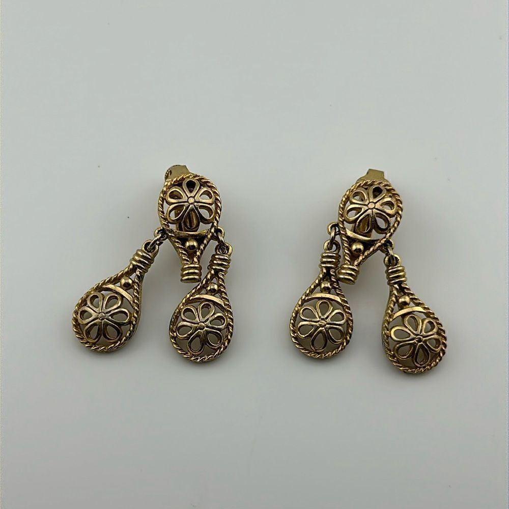 Vintage gold tone Vendome earrings